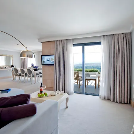 Ramada By Wyndham Bodrum ביטז