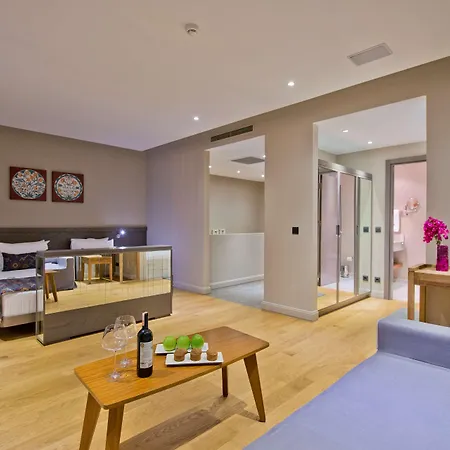 Hotell Ramada By Wyndham Bodrum