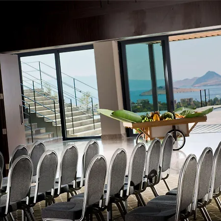 מלון Ramada By Wyndham Bodrum