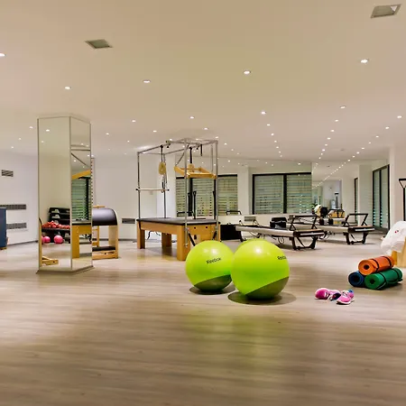 Ramada By Wyndham Bodrum מלון ביטז