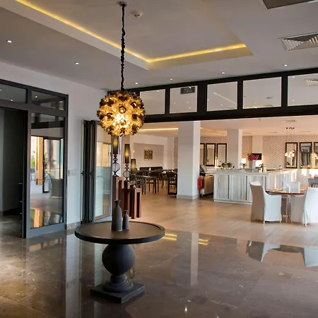 מלון Ramada By Wyndham Bodrum ביטז