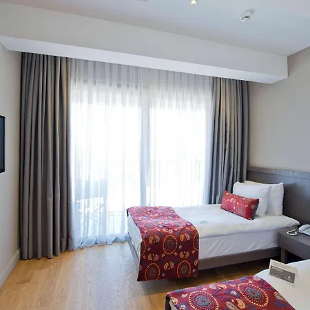 Ramada By Wyndham Bodrum מלון 5*