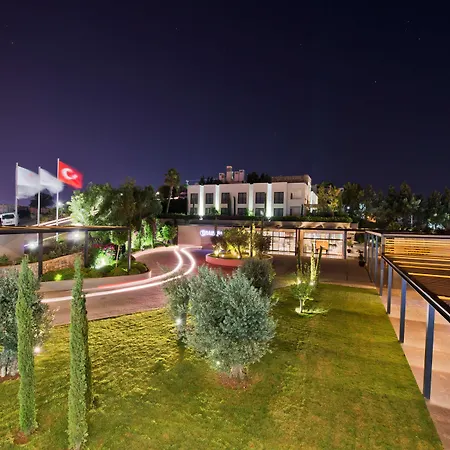 מלון Ramada By Wyndham Bodrum 5*