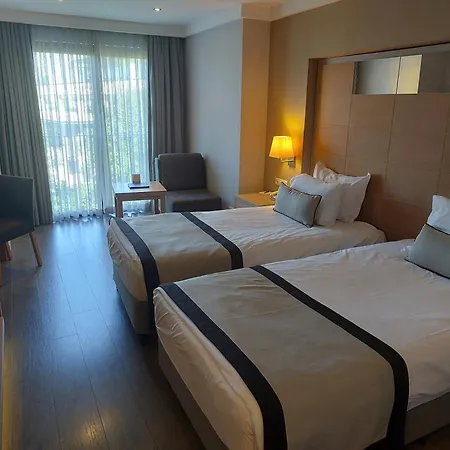 Ramada By Wyndham Bodrum 5* ביטז