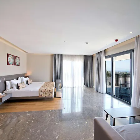 מלון Ramada By Wyndham Bodrum 5*