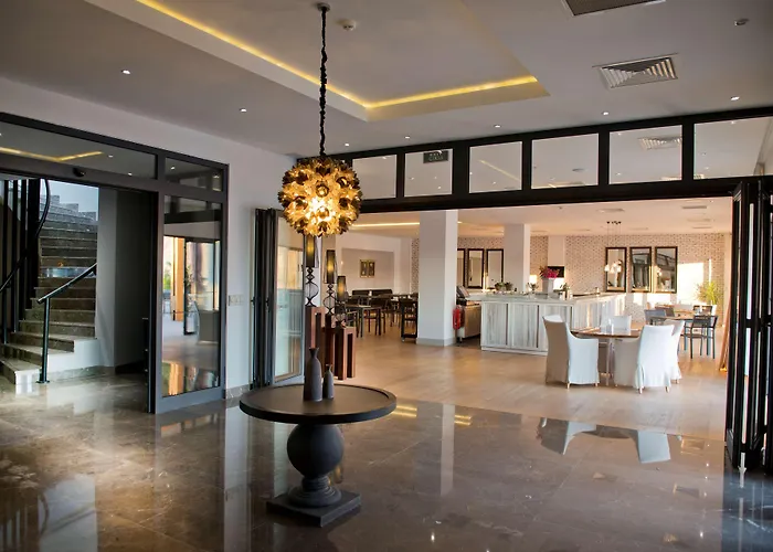 فندق Ramada By Wyndham Bodrum بيتيس