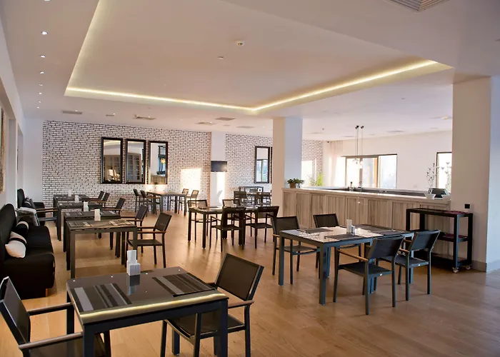 فندق Ramada By Wyndham Bodrum 5*